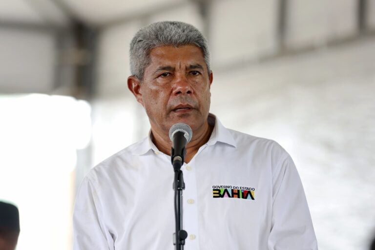 Jerônimo reage a Caiado após fala sobre ‘alforria’ dos baianos