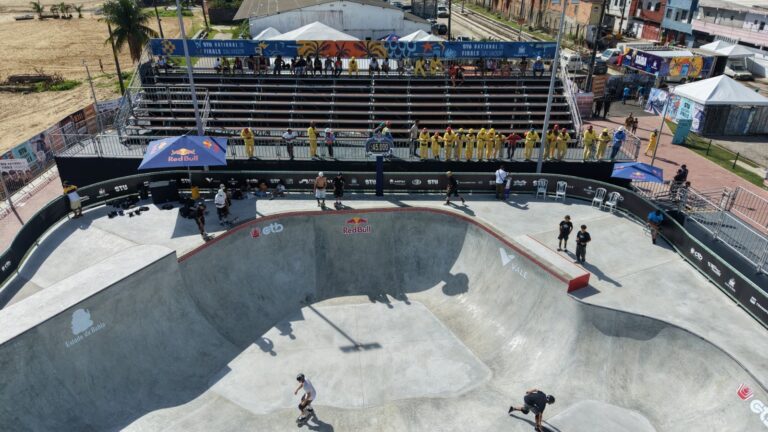 Subúrbio ganha primeira pista de skate do Brasil certificada pela…