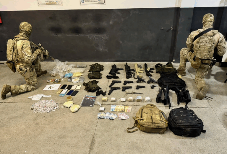 PM cerca suspeitos após vídeo com armas em operação com dois presos e…