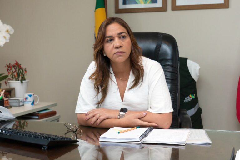 Secretária de Saúde reage a críticas de Zé Ronaldo e diz que prefeito…