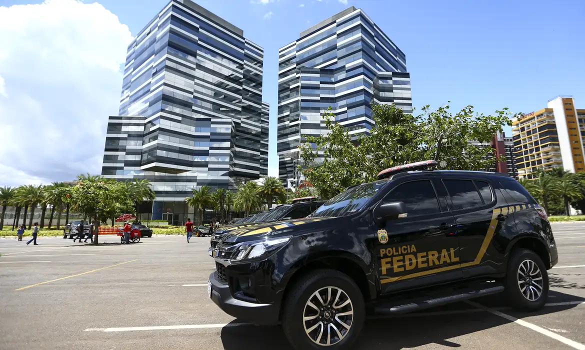 PF mira empresário investigado por intimidar jornalistas e servidores do BC