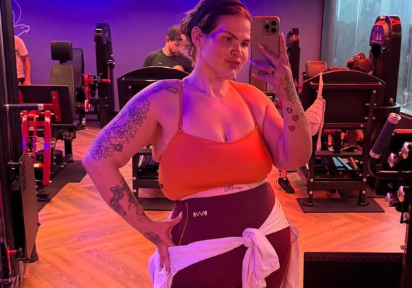 Thais Carla dança ao som de ‘Agora Eu Sou Solteira’ após fim do casamento