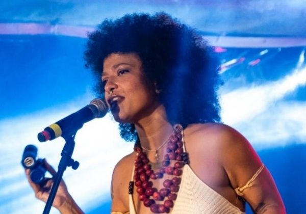 No Julho das Pretas, cantora baiana apresenta show de samba protagonizado apenas por mulheres