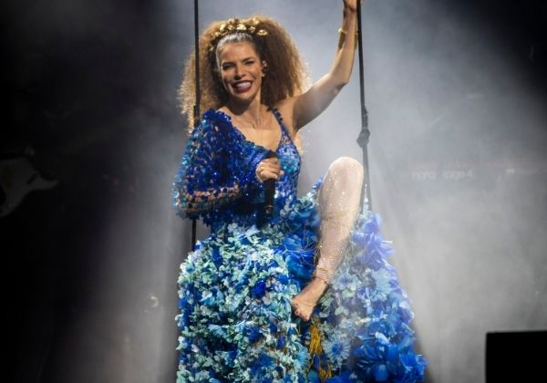 Venda de ingressos para show de Vanessa da Mata em Salvador começa nesta quarta-feira (15)