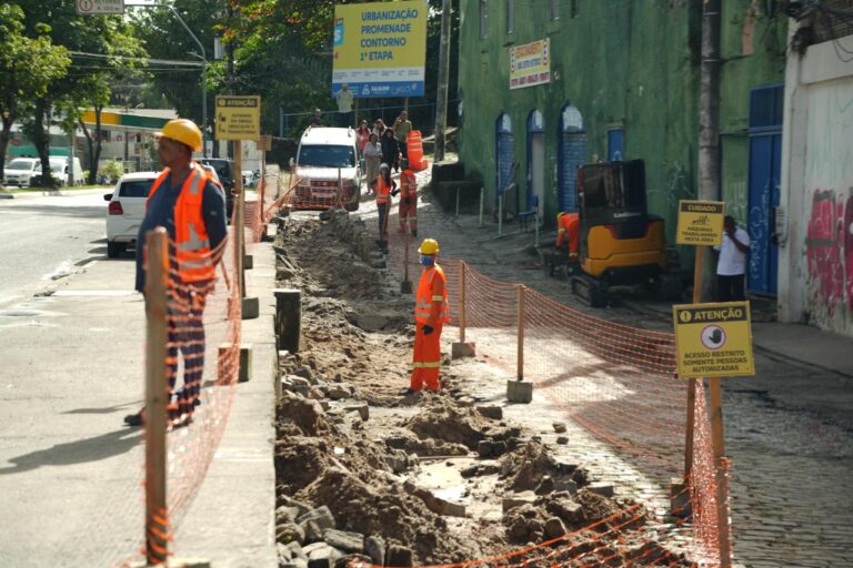 Prefeitura dá início a obras na Avenida Contorno; veja fotos do…