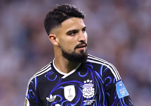 Flaco López pode se tornar o primeiro jogador de clube brasileiro campeão da Copa por outra seleção