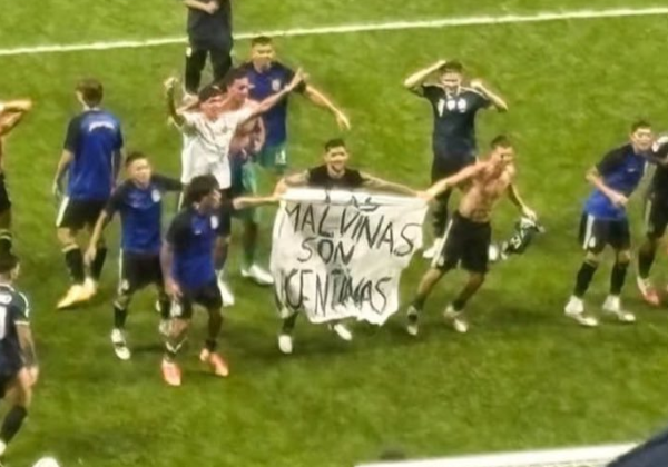 Argentina vai ser punida pela Fifa? Entenda situação envolvendo faixa sobre as Malvinas