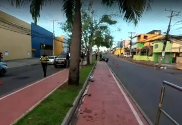 Acidente de moto deixa duas pessoas mortas em Itapuã