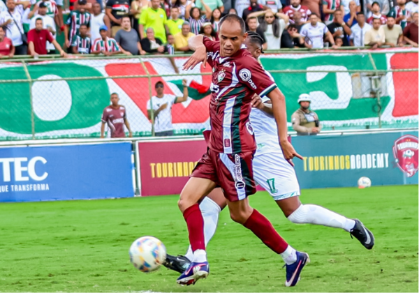 Fluminense de Feira vence clássico e garante retorno à elite do Baianão