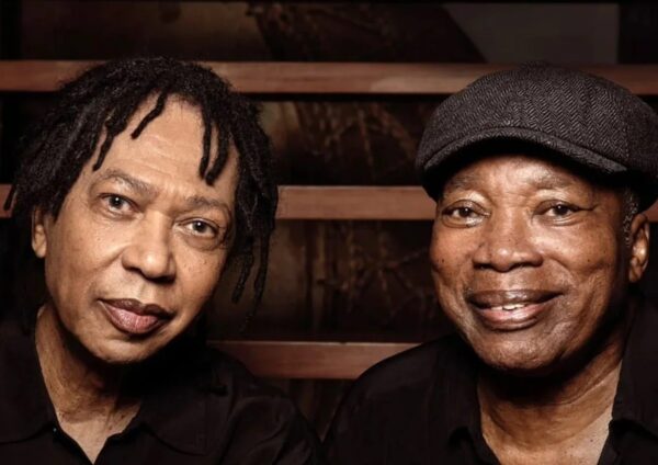 VÍDEO: Djavan presta homenagem a Milton Nascimento após internação