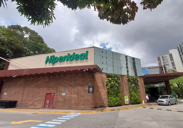 Hiperideal do Itaigara é investigado após denúncia e interdições da Vigilância Sanitária