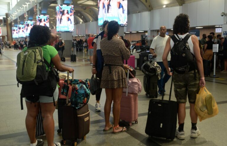 Salvador registra alta de 43% na chegada de turistas estrangeiros no…