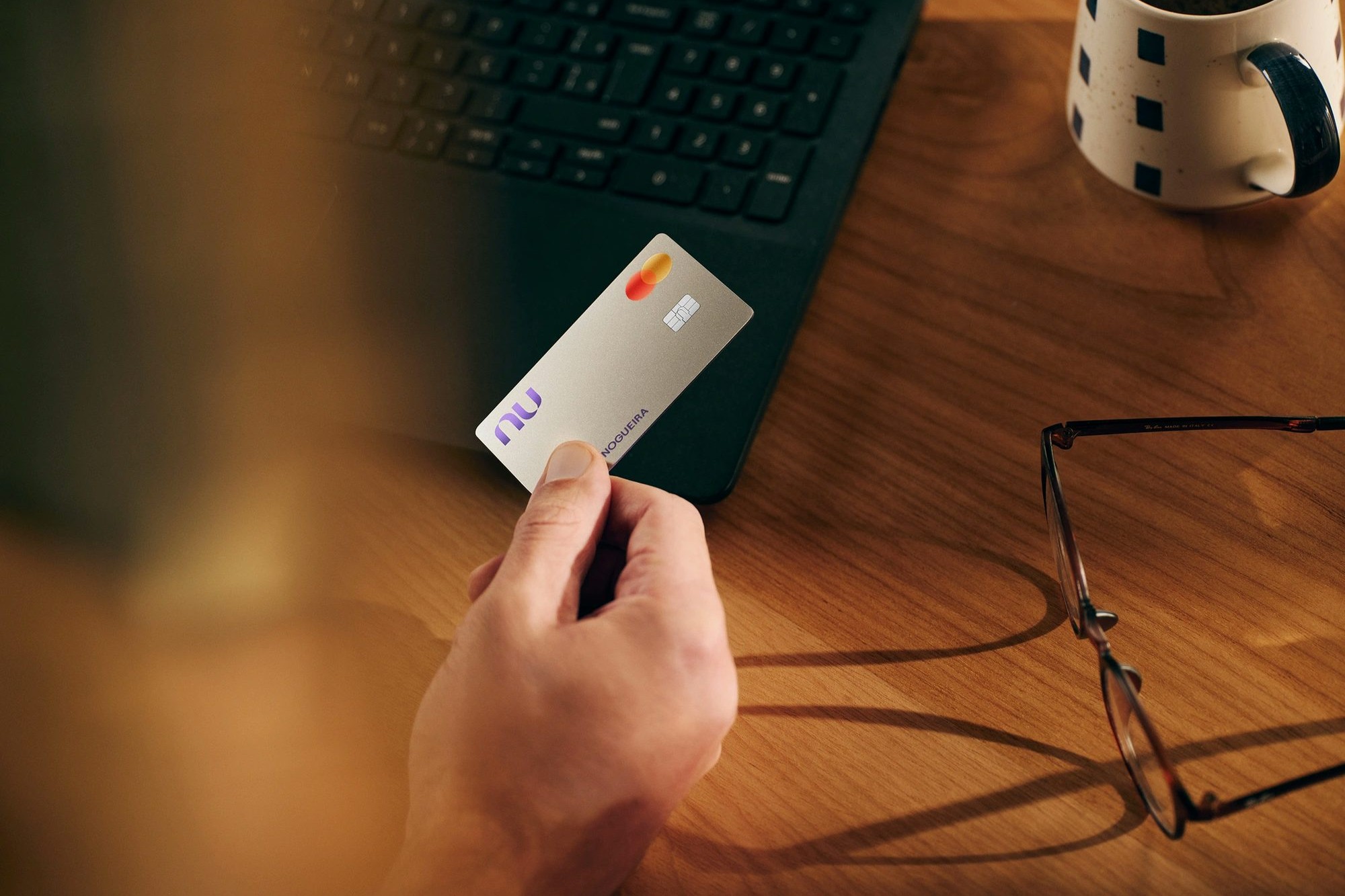 Nubank lança novo segmento para disputar clientes de média renda