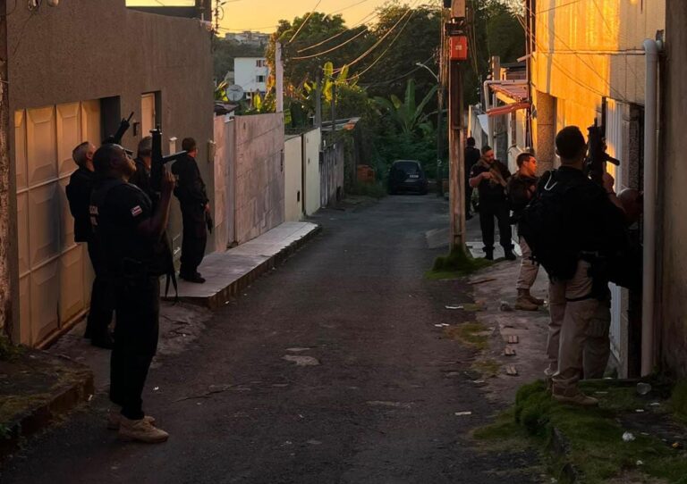 Homem é alvo de operação por fraude em shows