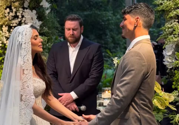 Gabriel Medina e Isabella Arantes se casam em SP; veja detalhes