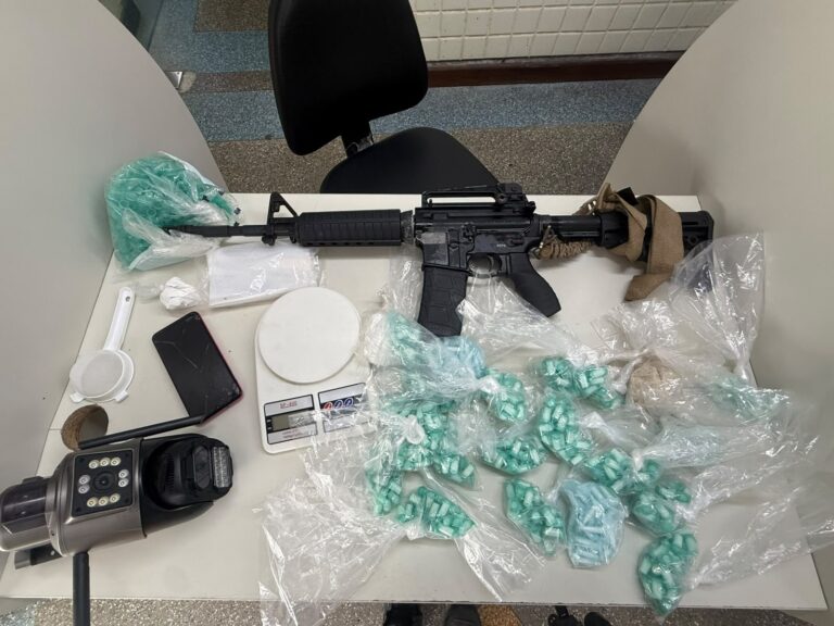 PM apreende fuzil, drogas e prende suspeito em São Cristóvão