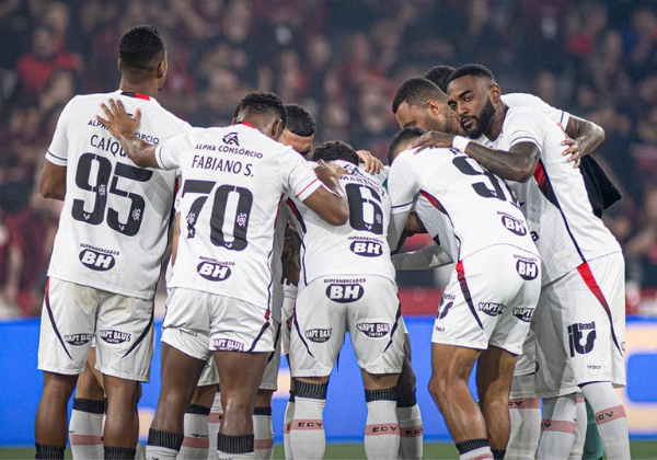 Vitória chega pressionado por baixa ofensiva para decisão da Copa do Brasil
