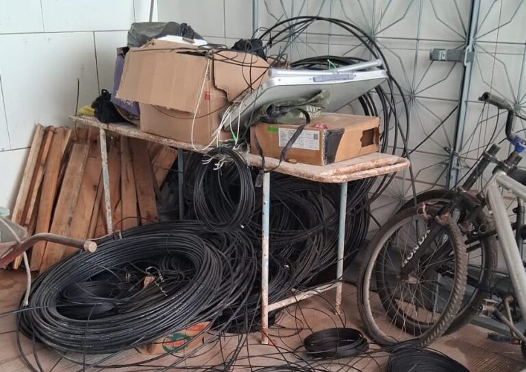 Facção obrigava moradores a contratar internet ilegal