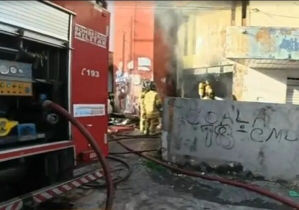 Incêndio em galpão com materiais inflamáveis mobiliza Bombeiros