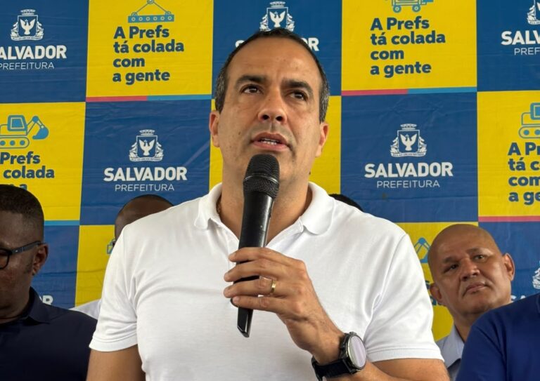 Bruno Reis anuncia nova escola após entregar praça em Narandiba