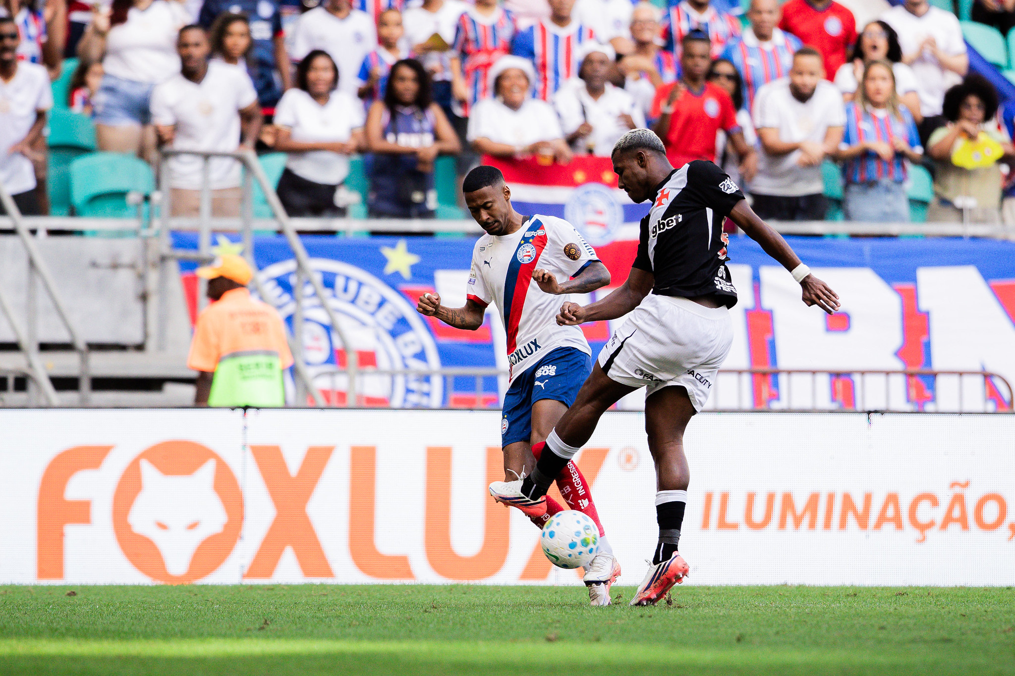 Atacante do Bahia leva terceiro amarelo e desfalca time no próximo jogo