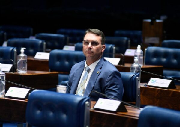 BTG/Nexus: Flávio Bolsonaro lidera rejeição entre presidenciáveis