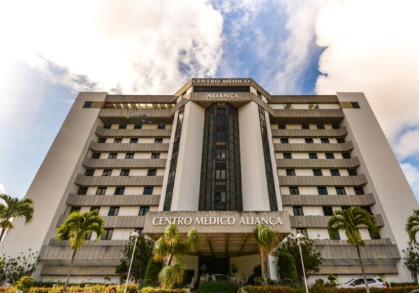 Hospital de luxo fecha refeitório após supostamente jogar alimentos fora