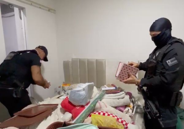 Polícia apreende 150 cartões e R$ 38 milhões em operação