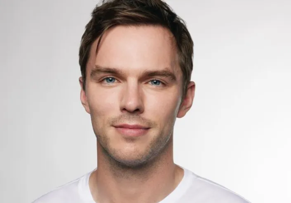 Nicholas Hoult será Gilderoy Lockhart na 2ª temporada de ‘Harry Potter’