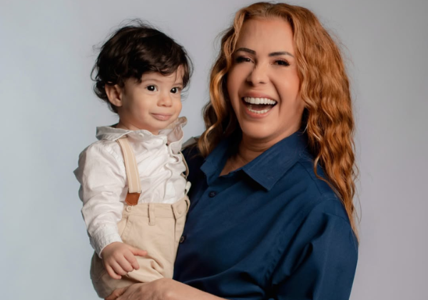 Joelma celebra 1º ano do neto e família anuncia chegada de nova bebê