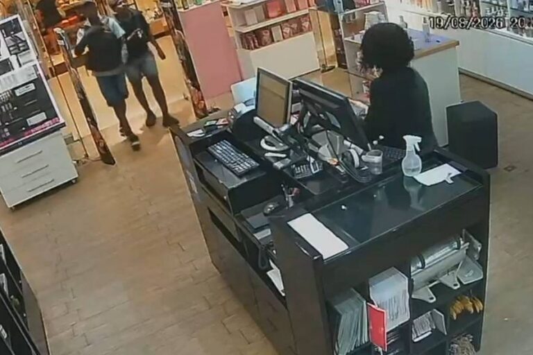 Adolescentes de 13 e 15 anos são identificados por roubo em shopping