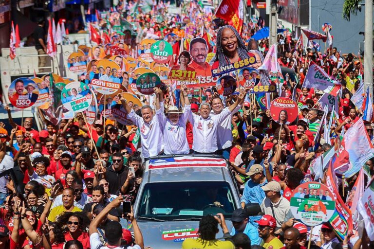 Jerônimo, Rui e Wagner lideram ato político em Feira de Santana