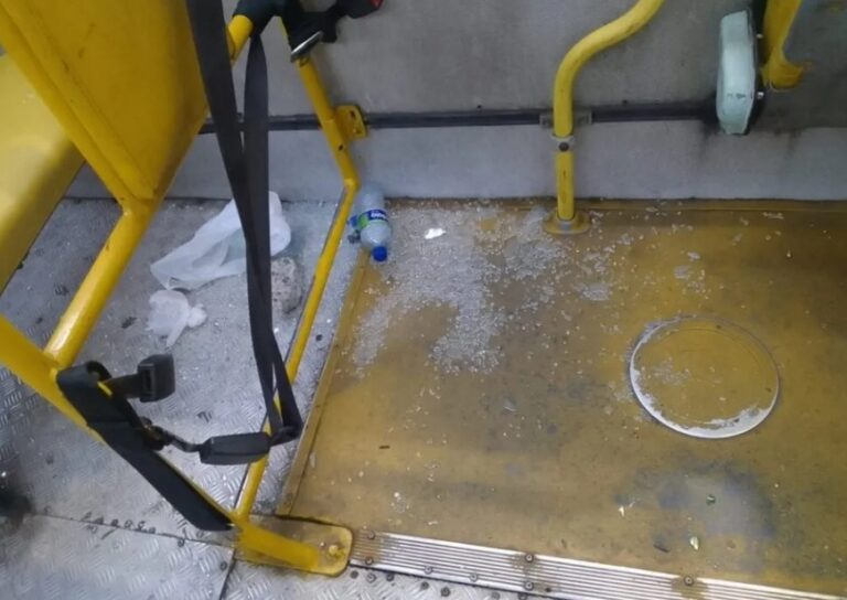 Três ônibus são atacados em Salvador durante clássico Ba-Vi