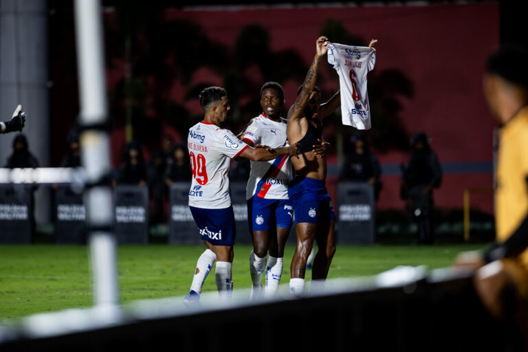 Confusão com Jean Lucas no Ba-Vi rende punições a jogadores do Vitória