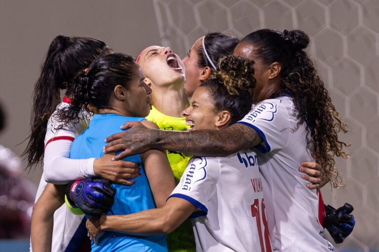Bahia vence Palmeiras e chega à semifinal do Brasileirão Feminino