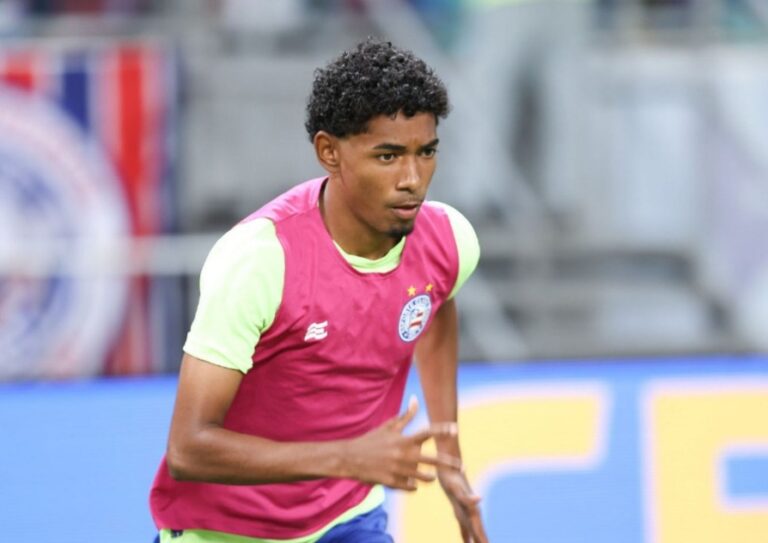 Bahia oficializa saída de Vitinho para clube de Portugal