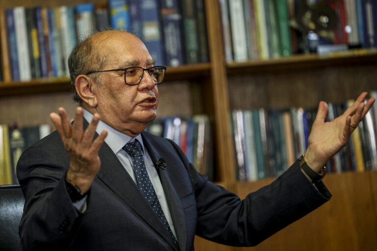 Vazamento revela novo atrito entre Gilmar Mendes e Luiz Fux
