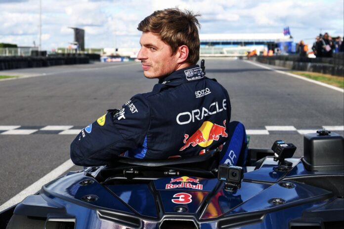 Max Verstappen em kart