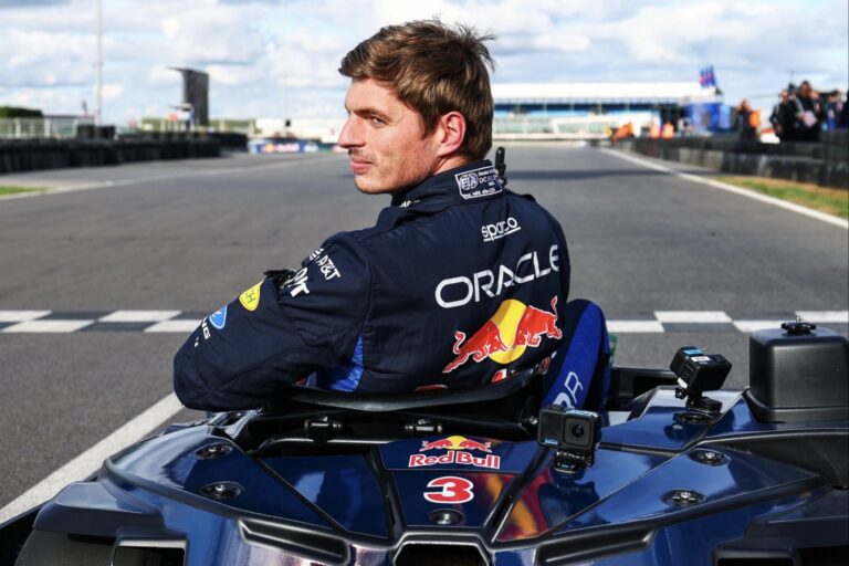 Max Verstappen em kart