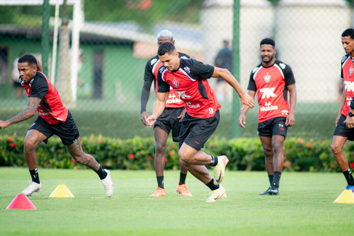 Jogadores do Vitória durante treino no CT Manoel Pontes Tanajura