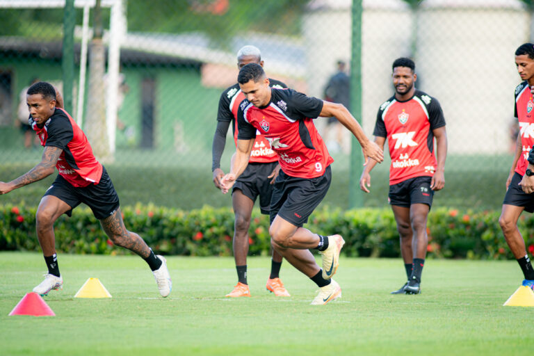 Jogadores do Vitória durante treino no CT Manoel Pontes Tanajura