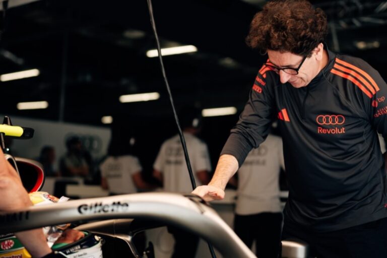 Binotto, chefe da Audi, conversa com Gabriel Bortoletto