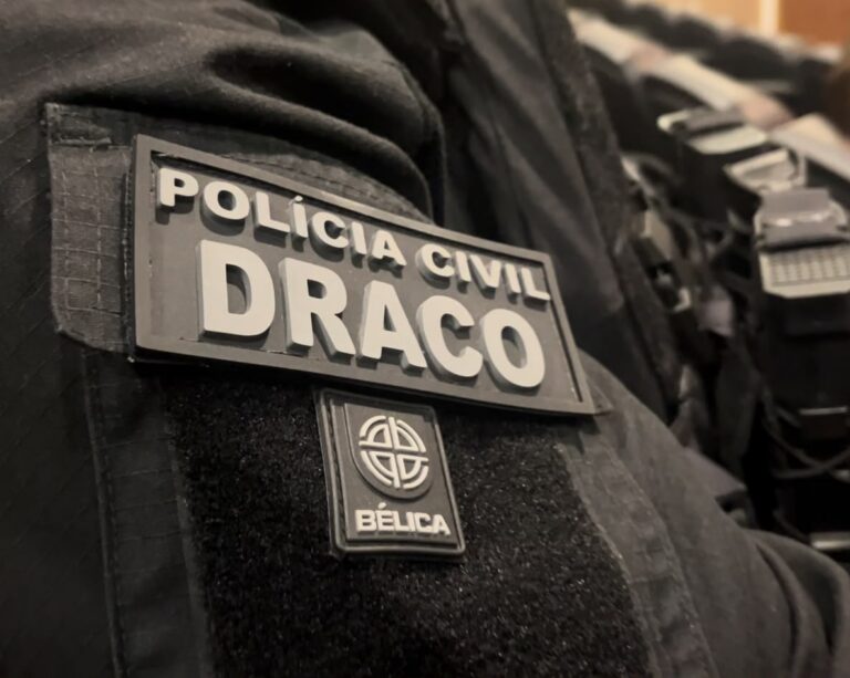 Fraude no IPTU: suspeita é presa ao desembarcar em Salvador