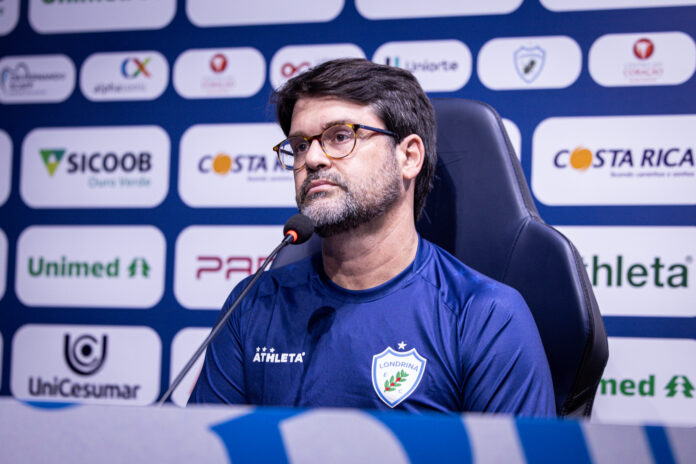 Guilherme Bellintani durante entrevista coletiva
