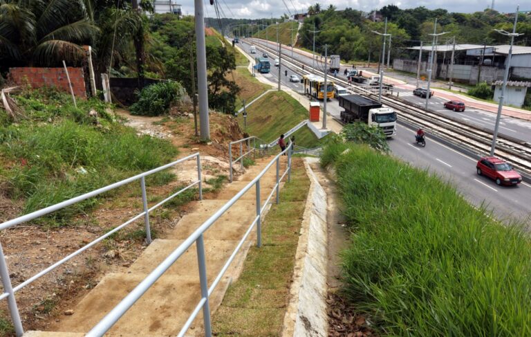 Obras associadas ao VLT garantem nova praça no Derba