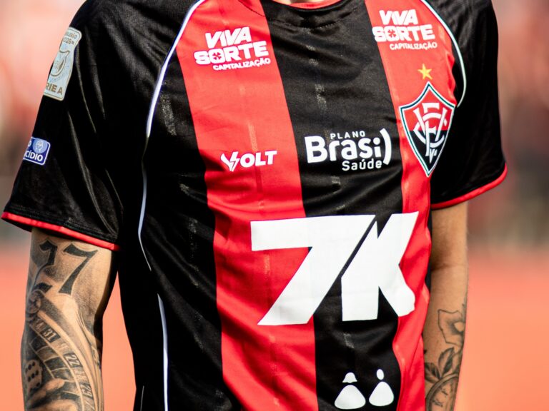 7K Bet estampa espaço nobre da camisa do Vitória
