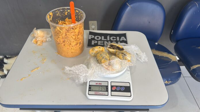 Mulher é presa