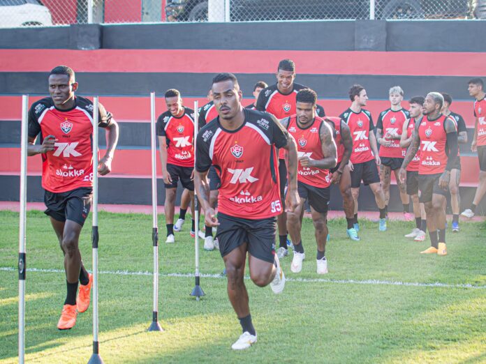 Jogadores do Vitória durante treino no CT Manoel Pontes Tanajura