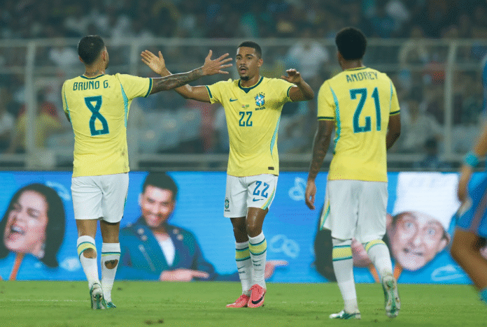 Samuel Lino marcou dois gols contra a Índia