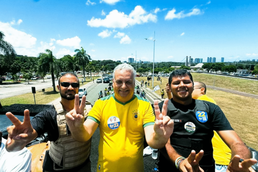 Os deputados Diego Castro e Capitã Alden são apoiadores de Flávio Bolsonaro na Bahia